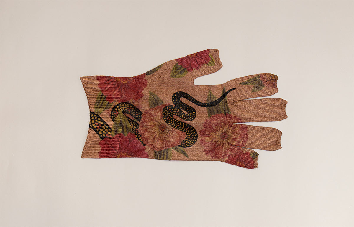 Charm Mocha Gradient Compression Glove