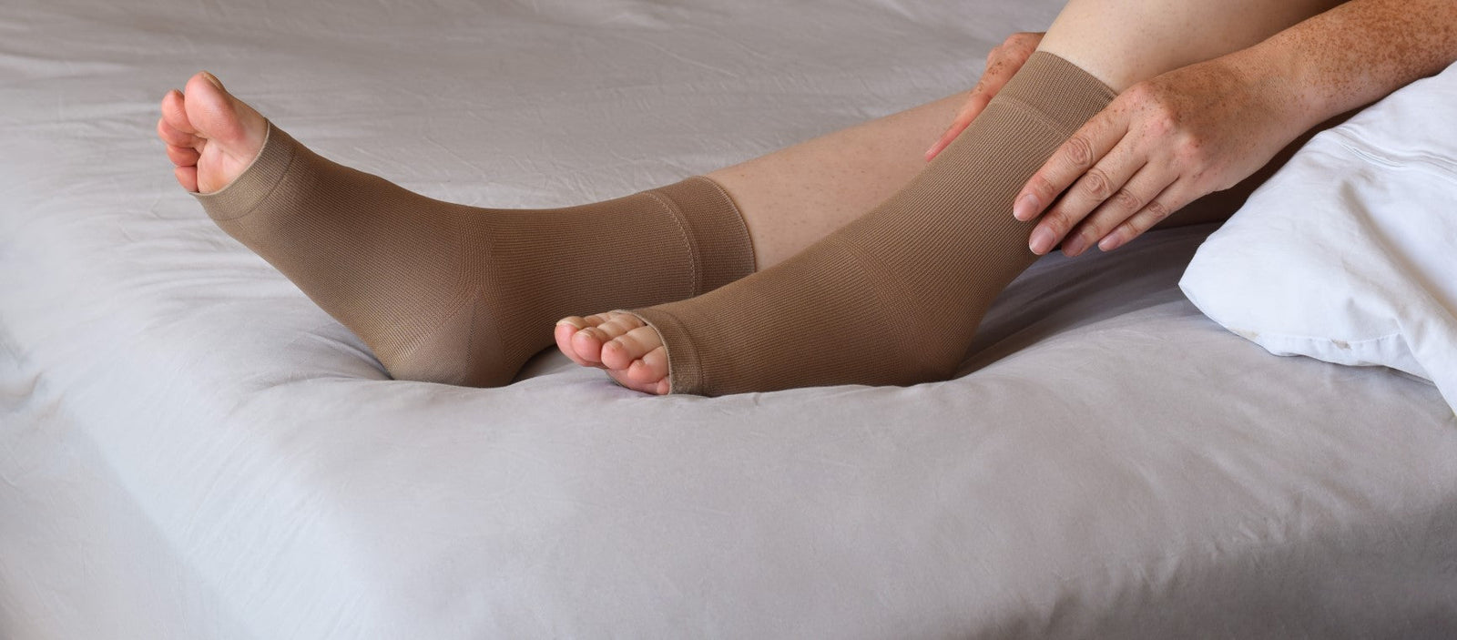Difference Between 20-30 mmHg and 30-40 mmHg Compression Socks: Medical-Grade Comparison Guide