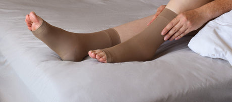 Difference Between 20-30 mmHg and 30-40 mmHg Compression Socks: Medical-Grade Comparison Guide