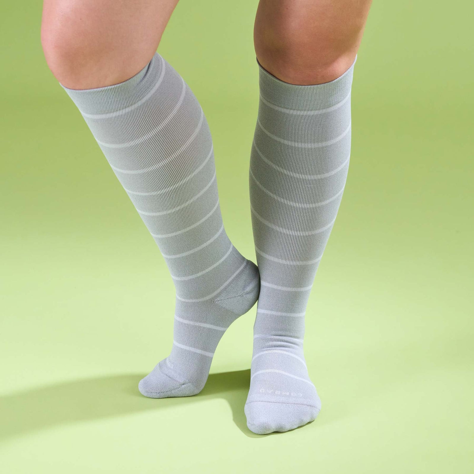 Best Compression Socks for the Elderly with Swollen Feet 2026 Rankings