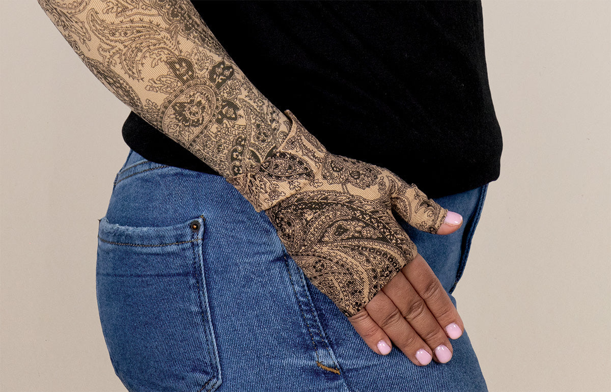 Black Paisley Gradient Compression Gauntlet